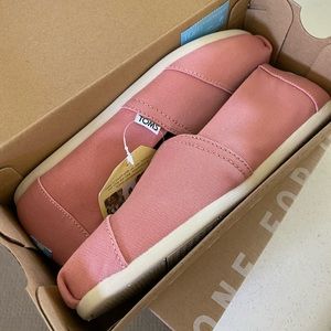 Toms Classic Canyon Clay Canvas NIB Size 7